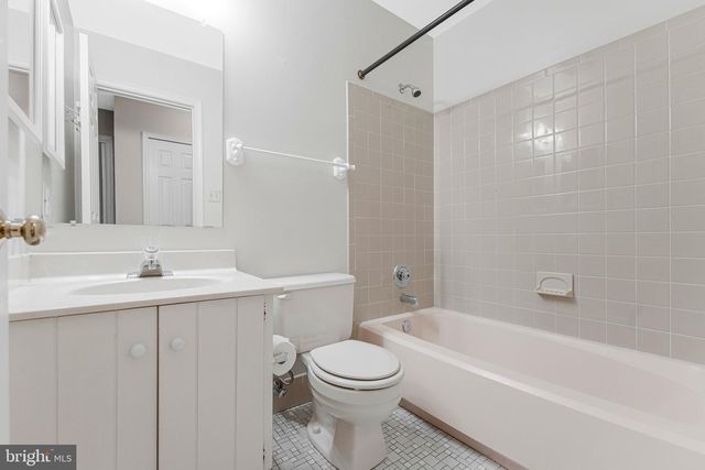 2827 KELLY SQ, Vienna, VA 22181