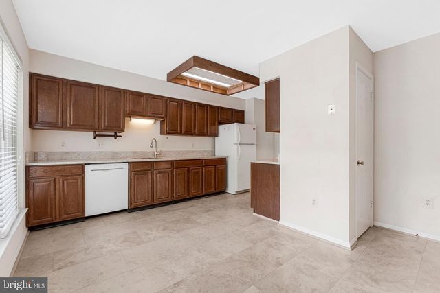 2827 KELLY SQ, Vienna, VA 22181