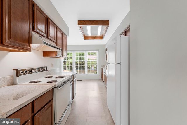 2827 KELLY SQ, Vienna, VA 22181