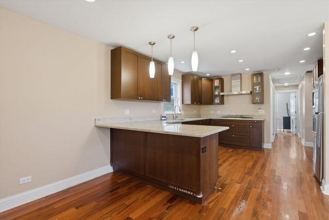3859 N Cumberland Avenue, Chicago, IL 60634