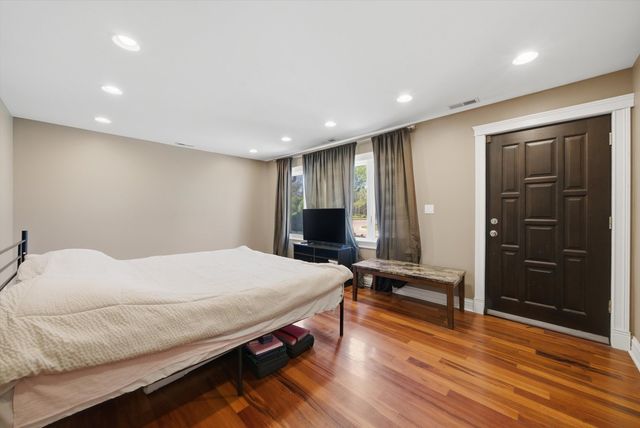 3859 N Cumberland Avenue, Chicago, IL 60634
