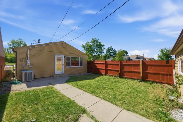 3859 N Cumberland Avenue, Chicago, IL 60634