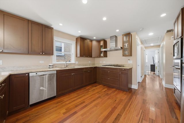 3859 N Cumberland Avenue, Chicago, IL 60634