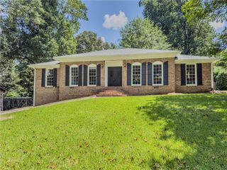868 Bradford Court, Lilburn, GA 30047