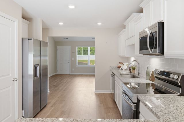 381 Ezra St, Pleasant View, TN 37146