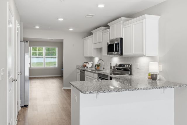 381 Ezra St, Pleasant View, TN 37146