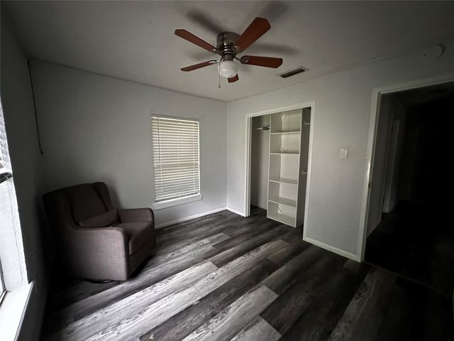 301 Lake Park Avenue, Waxahachie, TX 75165
