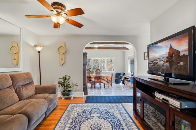 358 East Road, Hampstead, NH 03841