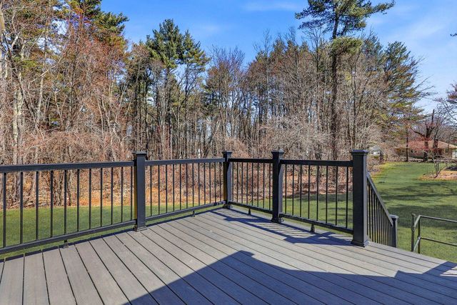 358 East Road, Hampstead, NH 03841