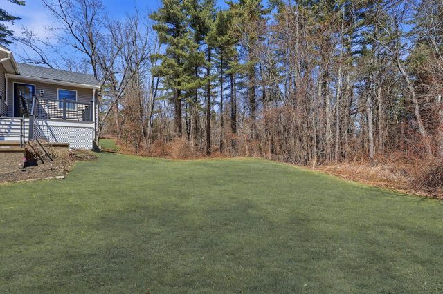 358 East Road, Hampstead, NH 03841