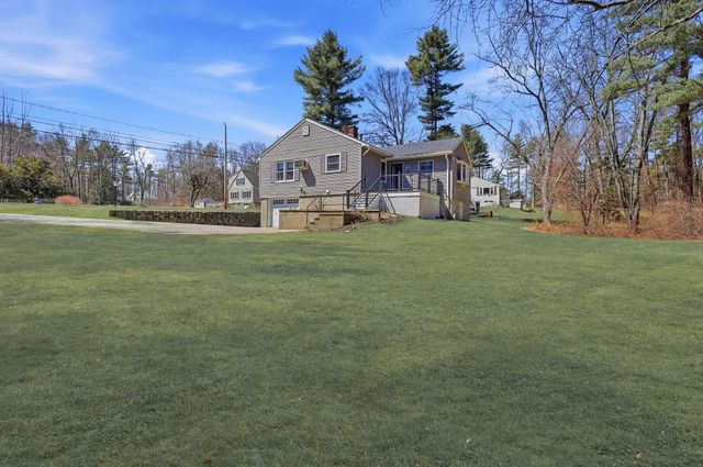 358 East Road, Hampstead, NH 03841