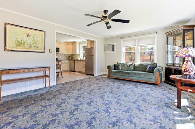 358 East Road, Hampstead, NH 03841