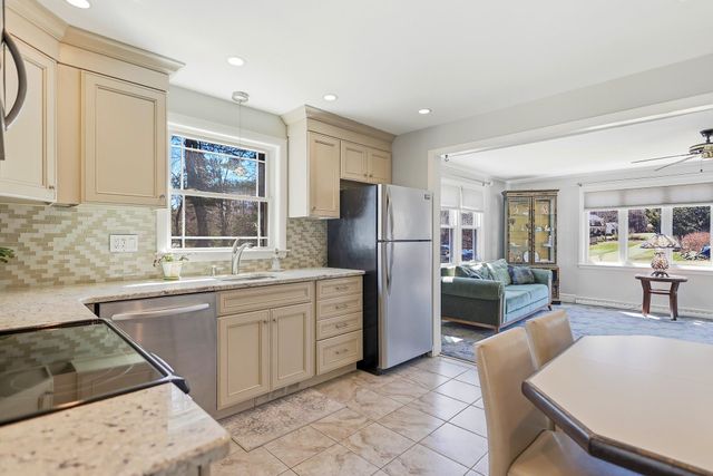 358 East Road, Hampstead, NH 03841