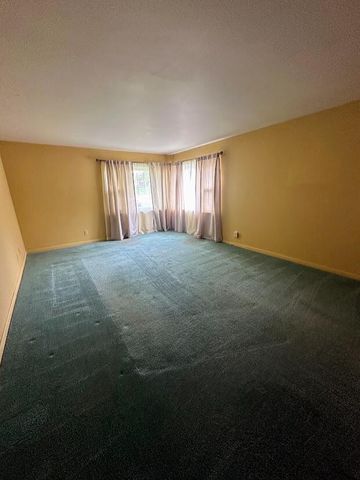 582 N 50 W, Valparaiso, IN 46385