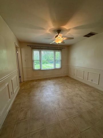 582 N 50 W, Valparaiso, IN 46385