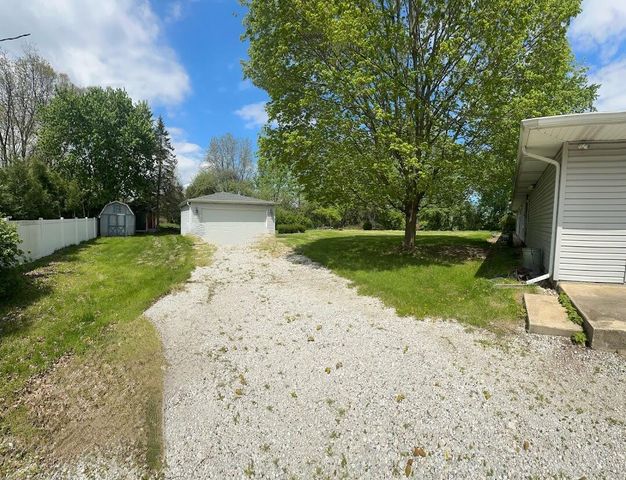 582 N 50 W, Valparaiso, IN 46385