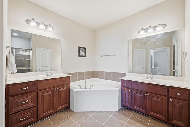 4222 Nia Drive, Irving, TX 75038