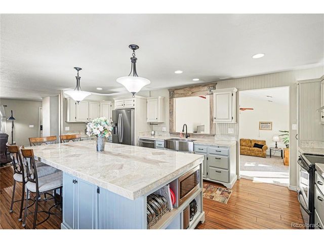 9166 W Maplewood Ave, Littleton, CO 80123