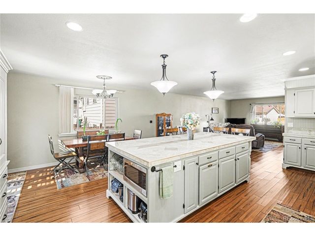 9166 W Maplewood Ave, Littleton, CO 80123