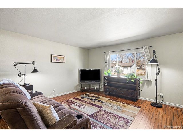 9166 W Maplewood Ave, Littleton, CO 80123