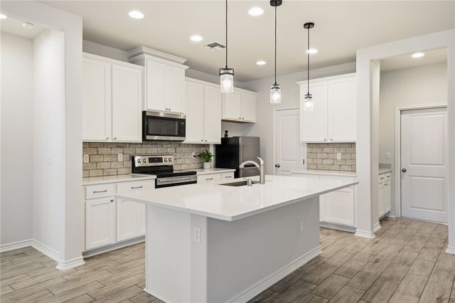 146 Norwood Oaks Dr, Rockport, TX 78382