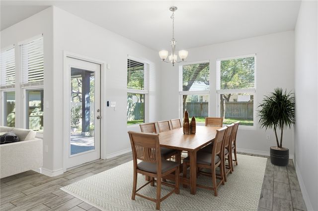 146 Norwood Oaks Dr, Rockport, TX 78382