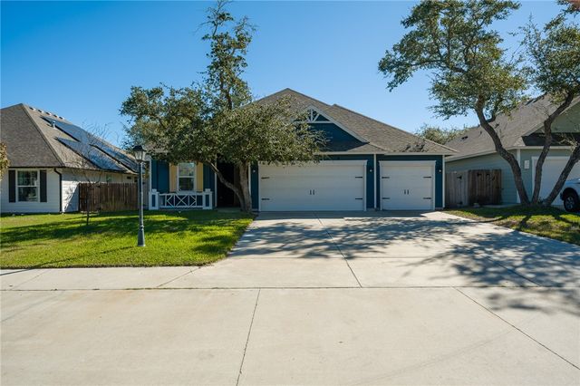 146 Norwood Oaks Dr, Rockport, TX 78382
