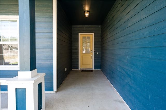 146 Norwood Oaks Dr, Rockport, TX 78382