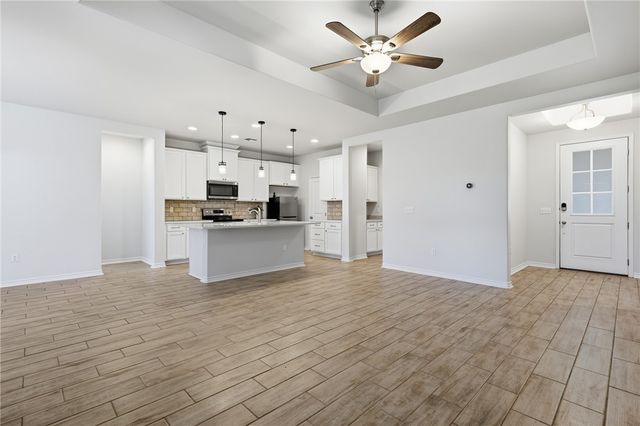 146 Norwood Oaks Dr, Rockport, TX 78382