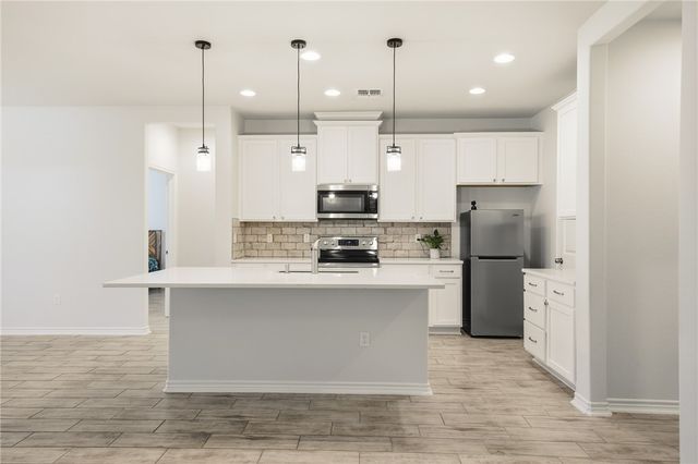 146 Norwood Oaks Dr, Rockport, TX 78382