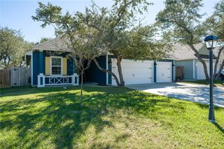 146 Norwood Oaks Dr, Rockport, TX 78382
