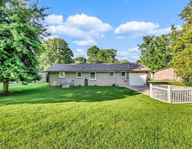 1872 Pardue Ct, Clarksville, TN 37043
