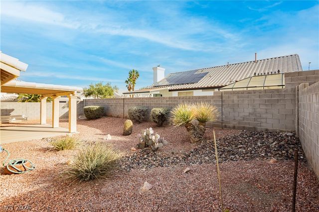 7501 Moon Shower Circle, Las Vegas, NV 89128