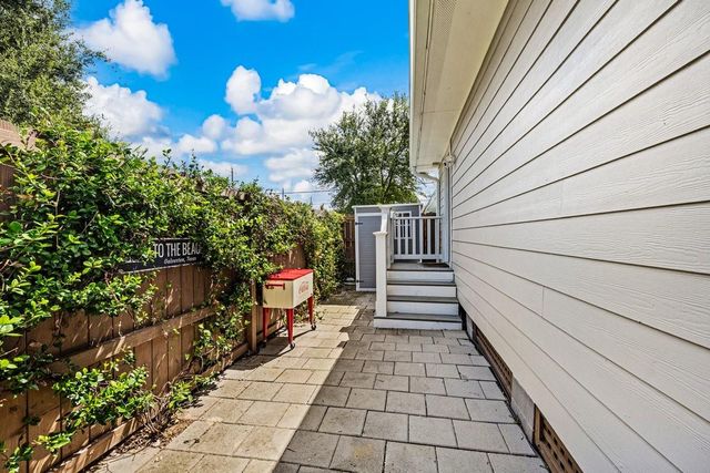 1414 29th Street, Galveston, TX 77550