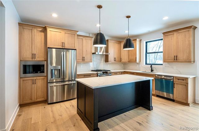 4101 Devon Road, Royal Oak, MI 48073