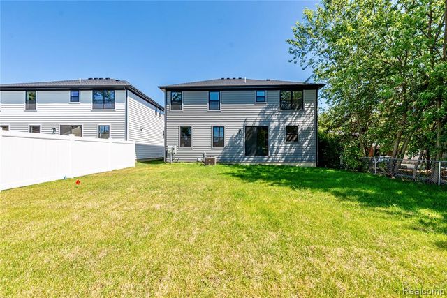 4101 Devon Road, Royal Oak, MI 48073