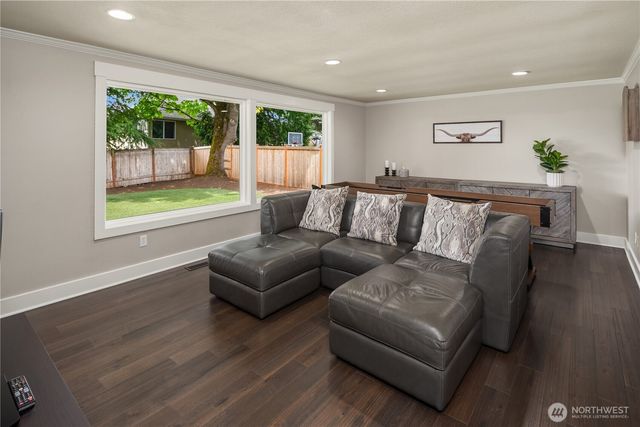 16208 SE 46th Way, Bellevue, WA 98006