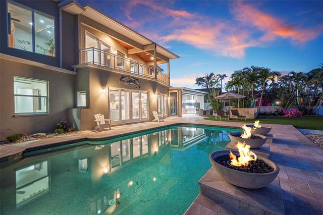 606 CRESTWOOD LANE, Holmes Beach, FL 34217