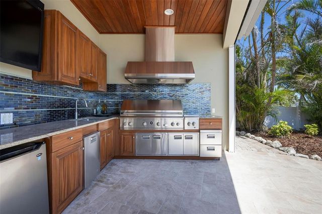 606 CRESTWOOD LANE, Holmes Beach, FL 34217