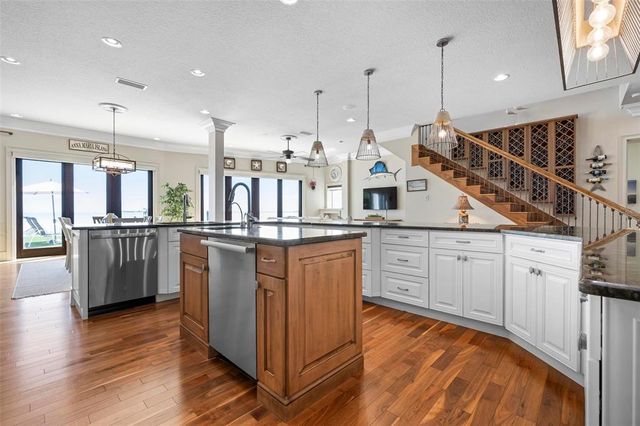 606 CRESTWOOD LANE, Holmes Beach, FL 34217