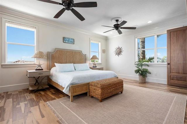 606 CRESTWOOD LANE, Holmes Beach, FL 34217