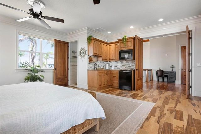 606 CRESTWOOD LANE, Holmes Beach, FL 34217