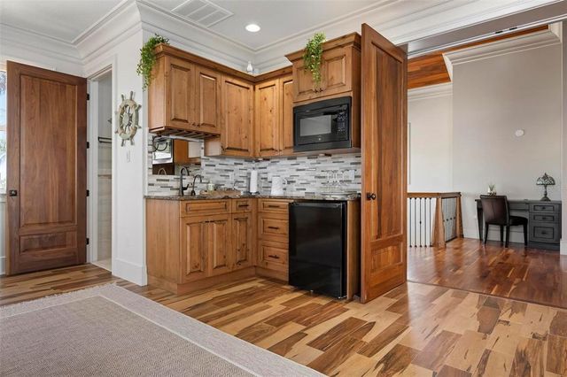 606 CRESTWOOD LANE, Holmes Beach, FL 34217