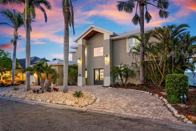 606 CRESTWOOD LANE, Holmes Beach, FL 34217
