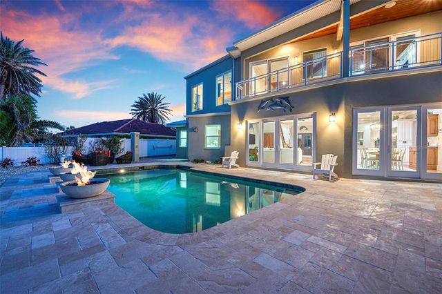 606 CRESTWOOD LANE, Holmes Beach, FL 34217
