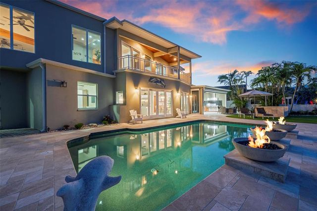 606 CRESTWOOD LANE, Holmes Beach, FL 34217