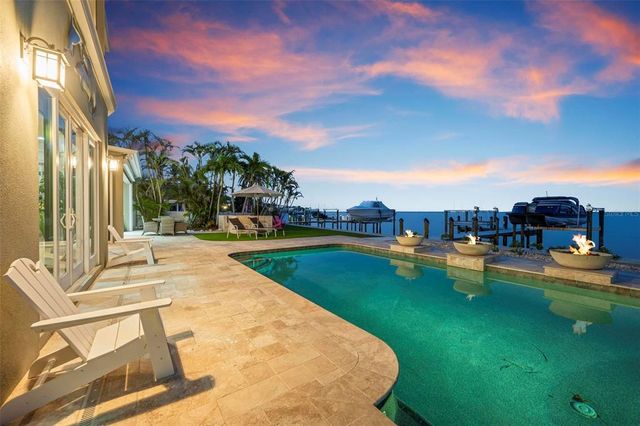 606 CRESTWOOD LANE, Holmes Beach, FL 34217