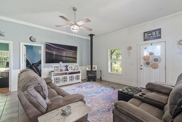 1150 Old Blacktop Rd, Mc Ewen, TN 37101