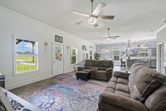 1150 Old Blacktop Rd, Mc Ewen, TN 37101