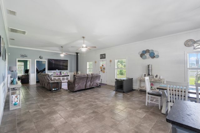 1150 Old Blacktop Rd, Mc Ewen, TN 37101
